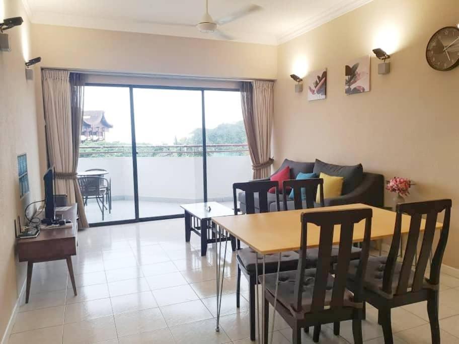 Poolview Resort Batu Ferringhi 502 - 2 Rooms Bagian luar foto