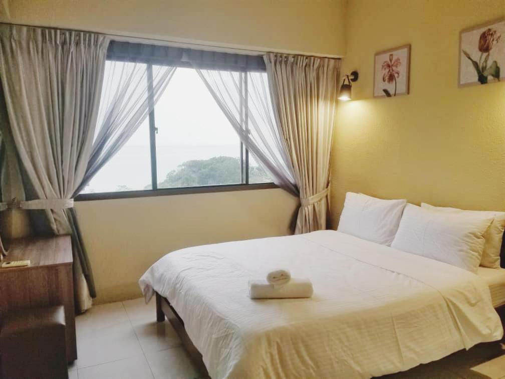 Poolview Resort Batu Ferringhi 502 - 2 Rooms Bagian luar foto